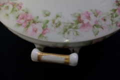 HAVILAND ROSE GARLAND-   COVERED SERVING BOWL   ..... https://www.jaapiesfinechinastore.com