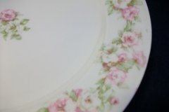 HAVILAND ROSE GARLAND- DINNER PLATE  9 7/8"    .....   http://jaapiesfinechinastore.com