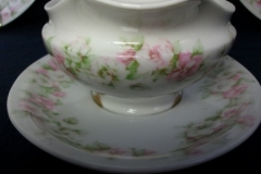 HAVILAND ROSE GARLAND-  GRAVY BOAT WITH UNDERPLATE ..... https://www.jaapiesfinechinastore.com