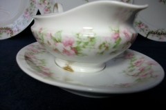 HAVILAND ROSE GARLAND-  GRAVY BOAT WITH UNDERPLATE ..... https://www.jaapiesfinechinastore.com