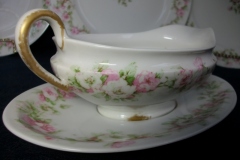 HAVILAND ROSE GARLAND-  GRAVY BOAT WITH UNDERPLATE ..... https://www.jaapiesfinechinastore.com