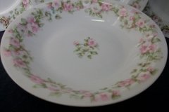 HAVILAND ROSE GARLAND- RIM SOUP BOWL  7 1/2" ..... http://jaapiesfinechinastore.com