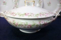 HAVILAND ROSE GARLAND-   SOUP TUREEN   ..... http://jaapiesfinechinastore.com
