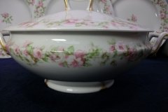 HAVILAND ROSE GARLAND-   SOUP TUREEN   ..... http://jaapiesfinechinastore.com