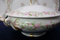 HAVILAND ROSE GARLAND-   SOUP TUREEN   ..... https://www.jaapiesfinechinastore.com