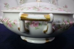 HAVILAND ROSE GARLAND-   SOUP TUREEN   ..... http://jaapiesfinechinastore.com