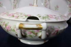 HAVILAND ROSE GARLAND-   SOUP TUREEN   ..... http://jaapiesfinechinastore.com