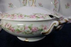 HAVILAND ROSE GARLAND-   SOUP TUREEN   ..... http://jaapiesfinechinastore.com