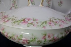 HAVILAND ROSE GARLAND-   SOUP TUREEN   ..... http://jaapiesfinechinastore.com