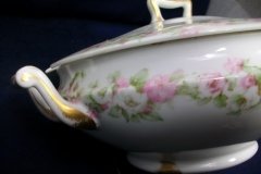 HAVILAND ROSE GARLAND-   SOUP TUREEN   ..... http://jaapiesfinechinastore.com