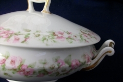 HAVILAND ROSE GARLAND-   SOUP TUREEN   ..... https://www.jaapiesfinechinastore.com