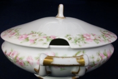 HAVILAND ROSE GARLAND-   SOUP TUREEN   ..... https://www.jaapiesfinechinastore.com