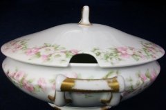 HAVILAND ROSE GARLAND-   SOUP TUREEN   ..... http://jaapiesfinechinastore.com