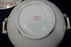 HAVILAND ROSE GARLAND-   SOUP TUREEN   ..... https://www.jaapiesfinechinastore.com