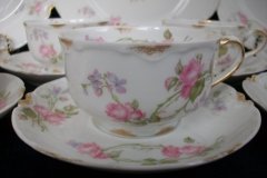 HAVILAND SCATTERED ROSES SCH 39F- CUP & SAUCER   ..... http://jaapiesfinechinastore.com