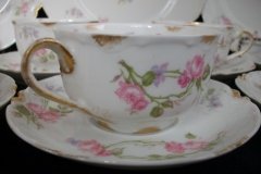 HAVILAND SCATTERED ROSES SCH 39F- CUP & SAUCER   ..... http://jaapiesfinechinastore.com
