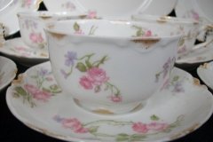 HAVILAND SCATTERED ROSES SCH 39F- CUP & SAUCER   ..... http://jaapiesfinechinastore.com