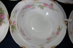HAVILAND SCATTERED ROSES SCH 39F- CUP & SAUCER   ..... http://jaapiesfinechinastore.com