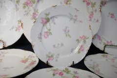 HAVILAND SCATTERED ROSES SCH 39F- BREAD & BUTTER PLATE  6 1/8"  ..... http://jaapiesfinechinastore.com