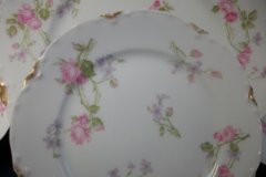 HAVILAND SCATTERED ROSES SCH 39F- BREAD & BUTTER PLATE  6 1/8"  ..... http://jaapiesfinechinastore.com