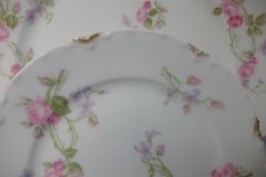 HAVILAND SCATTERED ROSES SCH 39F- BREAD & BUTTER PLATE  6 1/8"  ..... http://jaapiesfinechinastore.com