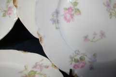 HAVILAND SCATTERED ROSES SCH 39F- BREAD & BUTTER PLATE  6 1/8"  ..... http://jaapiesfinechinastore.com