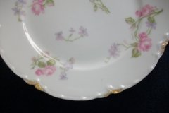 HAVILAND SCATTERED ROSES SCH 39F- BREAD & BUTTER PLATE  6 1/8"  ..... http://jaapiesfinechinastore.com