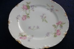 HAVILAND SCATTERED ROSES SCH 39F- BREAD & BUTTER PLATE  6 1/8"  ..... http://jaapiesfinechinastore.com