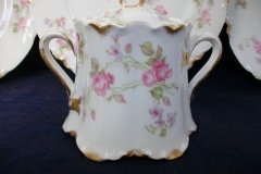 HAVILAND SCATTERED ROSES SCH 39F- COVERED SUGAR BOWL  ..... http://jaapiesfinechinastore.com