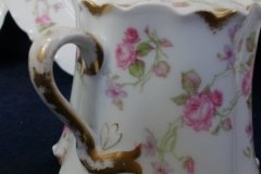 HAVILAND SCATTERED ROSES SCH 39F- COVERED SUGAR BOWL  ..... http://jaapiesfinechinastore.com