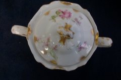 HAVILAND SCATTERED ROSES SCH 39F- COVERED SUGAR BOWL  ..... http://jaapiesfinechinastore.com