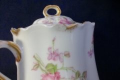 HAVILAND SCATTERED ROSES SCH 39F- COVERED SUGAR BOWL  ..... http://jaapiesfinechinastore.com