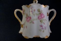 HAVILAND SCATTERED ROSES SCH 39F- COVERED SUGAR BOWL  ..... http://jaapiesfinechinastore.com