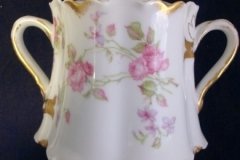 HAVILAND SCATTERED ROSES SCH 39F- COVERED SUGAR BOWL  ..... http://jaapiesfinechinastore.com