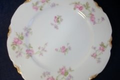 HAVILAND SCATTERED ROSES SCH 39F- DINNER PLATE  9  5/8""  ..... http://jaapiesfinechinastore.com