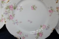 HAVILAND SCATTERED ROSES SCH 39F- LUNCH PLATE  8 5/8""  ..... http://jaapiesfinechinastore.com