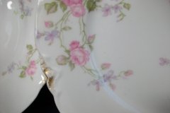 HAVILAND SCATTERED ROSES SCH 39F- LUNCH PLATE  8 5/8""  ..... http://jaapiesfinechinastore.com