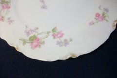 HAVILAND SCATTERED ROSES SCH 39F- LUNCH PLATE  8 5/8""  ..... http://jaapiesfinechinastore.com
