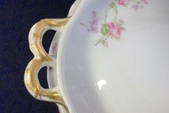HAVILAND SCATTERED ROSES SCH 39F-OVAL COVERED SERVING BOWL  ..... http://jaapiesfinechinastore.com