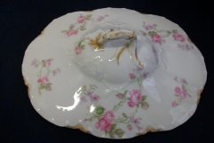 HAVILAND SCATTERED ROSES SCH 39F-OVAL COVERED SERVING BOWL  ..... http://jaapiesfinechinastore.com