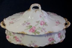 HAVILAND SCATTERED ROSES SCH 39F-OVAL COVERED SERVING BOWL  ..... http://jaapiesfinechinastore.com