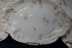 HAVILAND SCATTERED ROSES SCH 39F- OVAL SERVING PLATTER 17 3/4"  ..... http://jaapiesfinechinastore.com