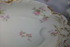 HAVILAND SCATTERED ROSES SCH 39F- OVAL SERVING PLATTER 17 3/4"  ..... http://jaapiesfinechinastore.com