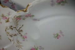 HAVILAND SCATTERED ROSES SCH 39F- OVAL SERVING PLATTER 17 3/4"  ..... http://jaapiesfinechinastore.com