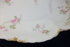 HAVILAND SCATTERED ROSES SCH 39F- OVAL SERVING PLATTER 17 3/4"  ..... http://jaapiesfinechinastore.com
