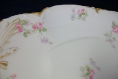 HAVILAND SCATTERED ROSES SCH 39F- OVAL SERVING PLATTER 17 3/4"  ..... http://jaapiesfinechinastore.com
