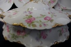 HAVILAND SCATTERED ROSES SCH 39F- ROUND COVERED SERVING BOWL  ..... http://jaapiesfinechinastore.com