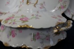 HAVILAND SCATTERED ROSES SCH 39F- ROUND COVERED SERVING BOWL  ..... http://jaapiesfinechinastore.com