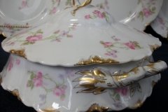 HAVILAND SCATTERED ROSES SCH 39F- ROUND COVERED SERVING BOWL  ..... http://jaapiesfinechinastore.com