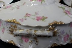 HAVILAND SCATTERED ROSES SCH 39F- ROUND COVERED SERVING BOWL  ..... http://jaapiesfinechinastore.com
